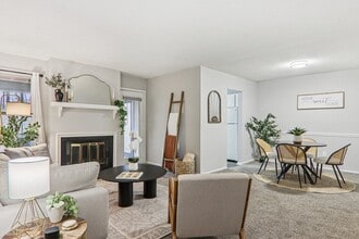 Plantations at Haywood in Greenville, SC - Foto de edificio - Building Photo