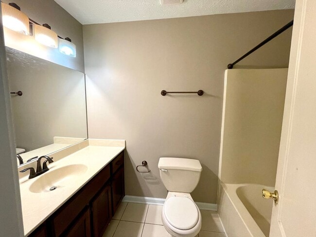 154 Bent Oaks Dr in Jackson, TN - Building Photo - Building Photo