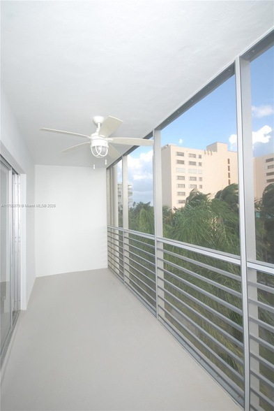 301 Sunrise Dr, Unit 4BE in Key Biscayne, FL - Building Photo - Building Photo