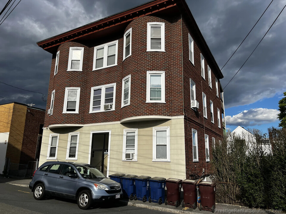 28 Shurtleff St, Unit 2L in Revere, MA - Building Photo