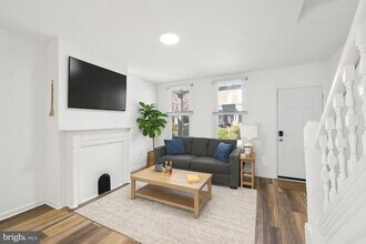 4447 N 19th St in Philadelphia, PA - Building Photo - Building Photo