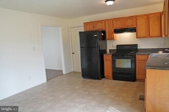 122 Sinker Dr in Inwood, WV - Building Photo - Building Photo