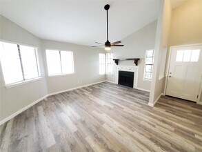 1903 Golden Pheasant Dr in Austin, TX - Building Photo - Building Photo