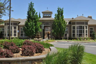 Courtney Downs Apartment Homes in Englewood, CO - Foto de edificio - Building Photo