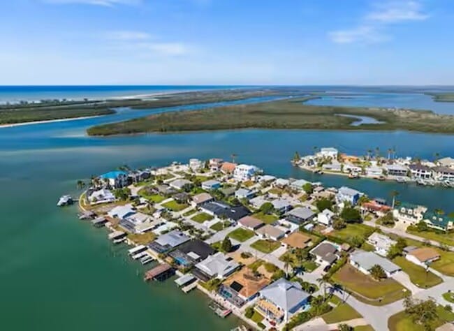 135 Tahiti Cir, Unit 1311 in Naples, FL - Building Photo - Building Photo