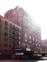 213-219 W 23rd St in New York, NY - Building Photo - Building Photo