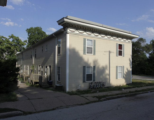 1702-1712 E 12th St in Davenport, IA - Foto de edificio - Building Photo