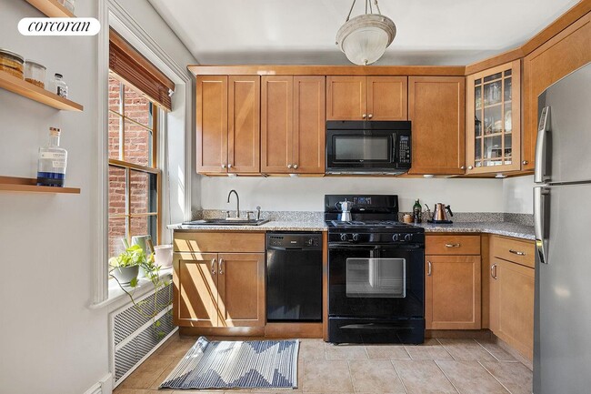 39 Claver Pl in Brooklyn, NY - Building Photo - Building Photo