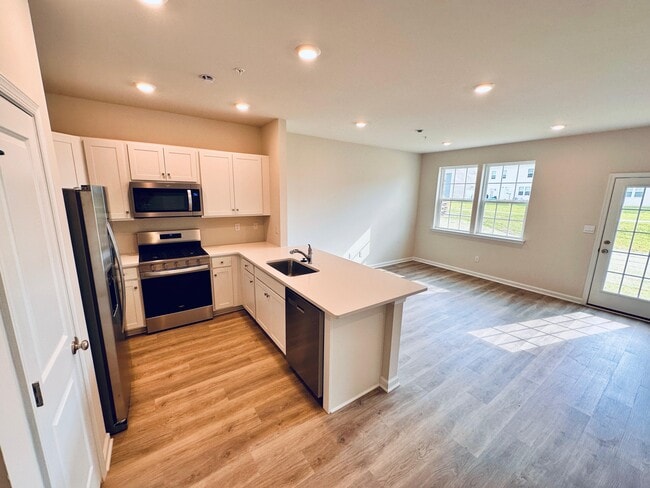 property at 1216 Susan Cir