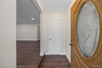 6695 Lahser Rd in Bloomfield Hills, MI - Building Photo - Building Photo