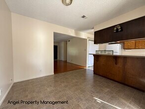 7130 Reichmuth Way in Sacramento, CA - Building Photo - Building Photo