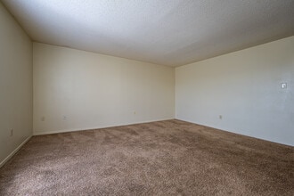 Bellemont Victoria II in Baton Rouge, LA - Building Photo - Interior Photo