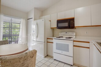 3340 Lucerne Park Dr in Greenacres, FL - Building Photo - Building Photo