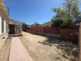 511 Philippine St in Taft, CA - Building Photo