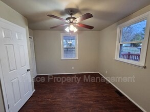 8621 Hume Ave in St. Louis, MO - Building Photo - Building Photo