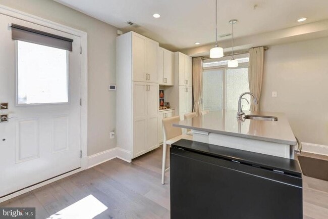 property at 3921 Fulton St NW