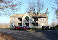 Christopher Court in Phoenix, NY - Foto de edificio - Building Photo