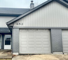 452 NE Churchill St in Lee's Summit, MO - Building Photo