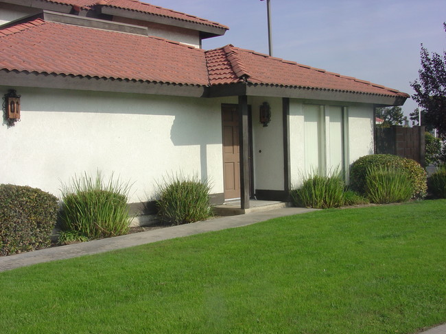 Casa Del Rey in Tulare, CA - Foto de edificio - Building Photo