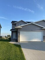 1923 Rosehill Dr SW in Cedar Rapids, IA - Building Photo