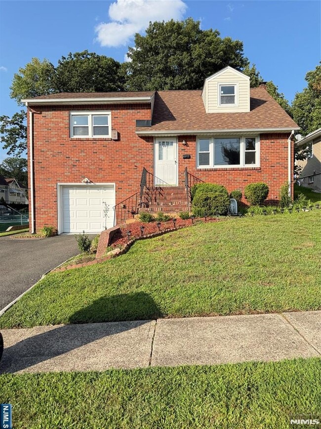 property at 432 Hamilton Pl