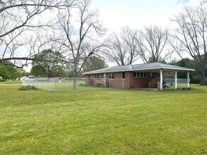 482 Lake Joy Rd in Kathleen, GA - Building Photo - Building Photo