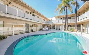 1145 Larrabee St in West Hollywood, CA - Foto de edificio - Building Photo