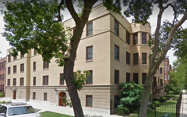 property at 2704 W Ainslie St