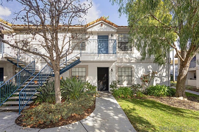10325 Azuaga St in San Diego, CA - Building Photo - Building Photo
