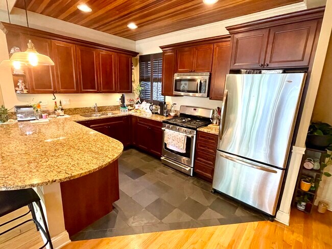1520 W Winona St in Chicago, IL - Building Photo - Building Photo