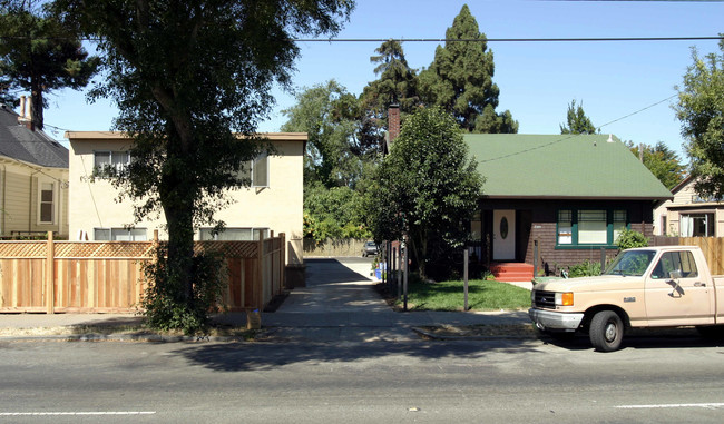 2142 Sacramento St in Berkeley, CA - Building Photo - Building Photo