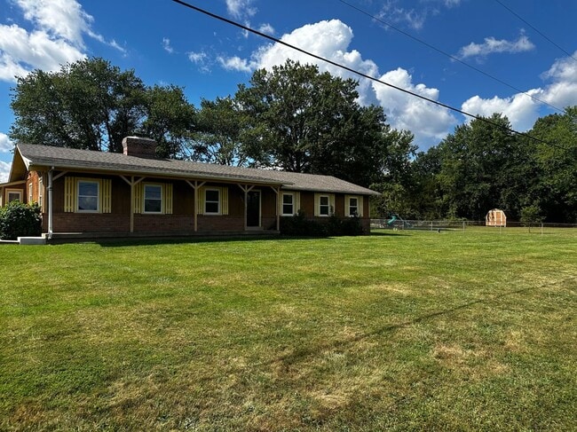 12501 Bridle Ln in Catharpin, VA - Building Photo - Building Photo