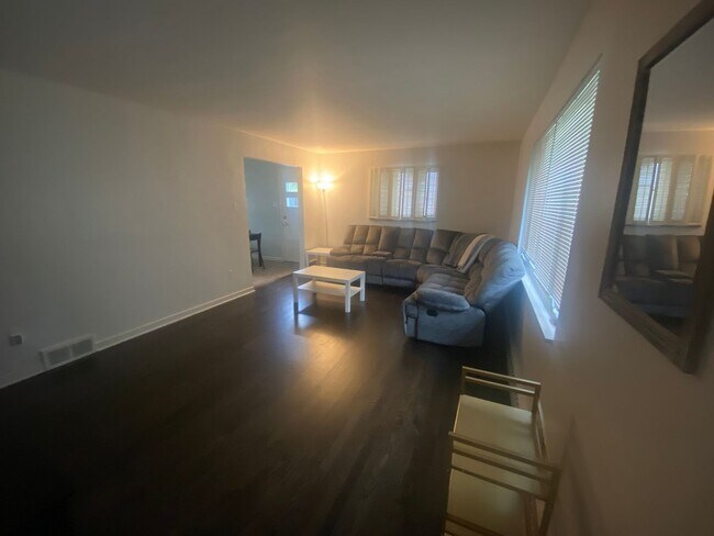 16 Kohlmeyers Ln in Pittsburgh, PA - Building Photo - Building Photo