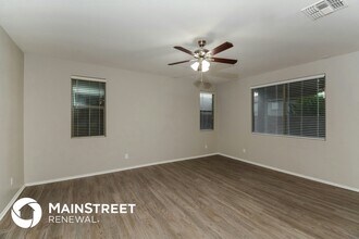 17039 W Ipswitch Way in Surprise, AZ - Foto de edificio - Building Photo