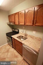 5807 Cove Landing Rd in Burke, VA - Building Photo - Building Photo