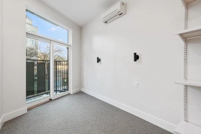 Furnished room/NOT APARTMENT in Brooklyn, NY - Building Photo - Building Photo