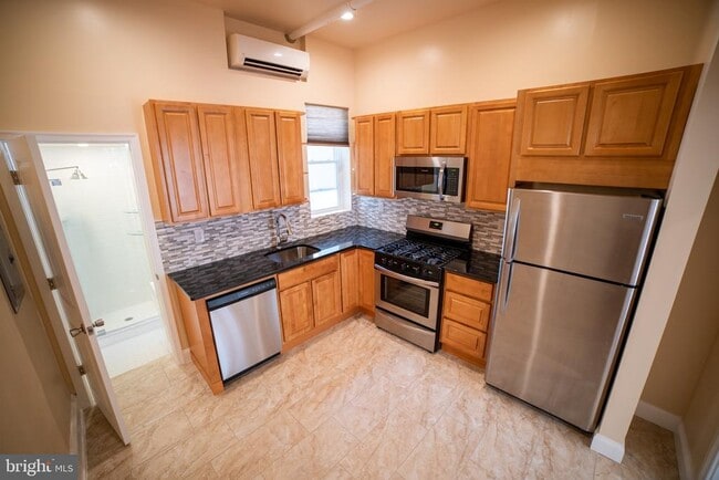 404 S 22nd St in Philadelphia, PA - Building Photo - Building Photo