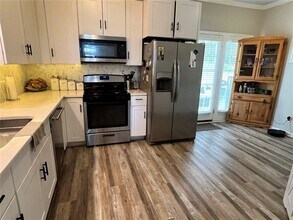 225 Lee Ct in Holly Springs, GA - Building Photo - Building Photo