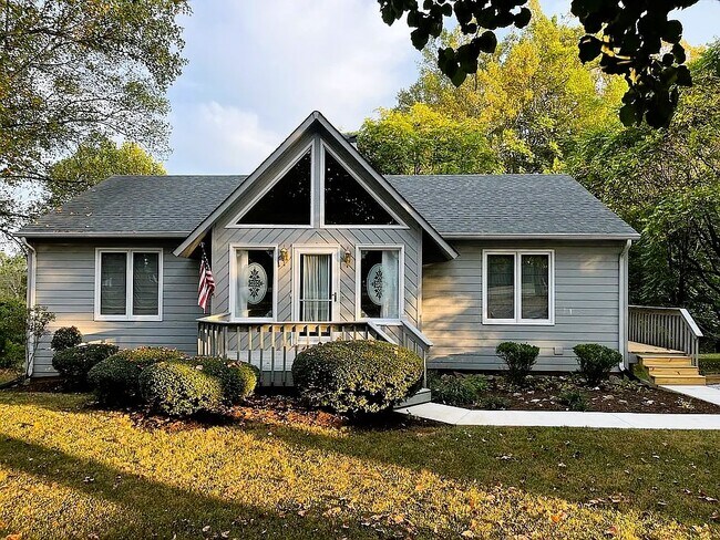 2368 Bateman Bridge Rd, Unit Our Nest Guest Home in Forest, VA - Foto de edificio - Building Photo