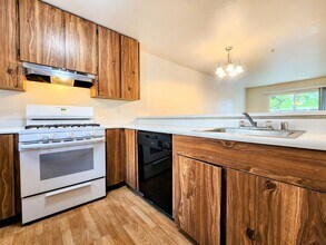 7527 Camino Colegio in Rohnert Park, CA - Building Photo - Building Photo