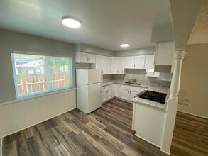 20336 Cohasset St in Winnetka, CA - Building Photo - Building Photo