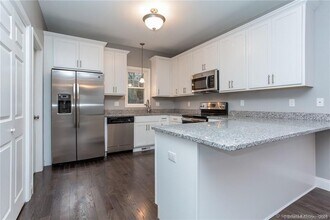 35 Ringgold St in West Hartford, CT - Building Photo - Building Photo