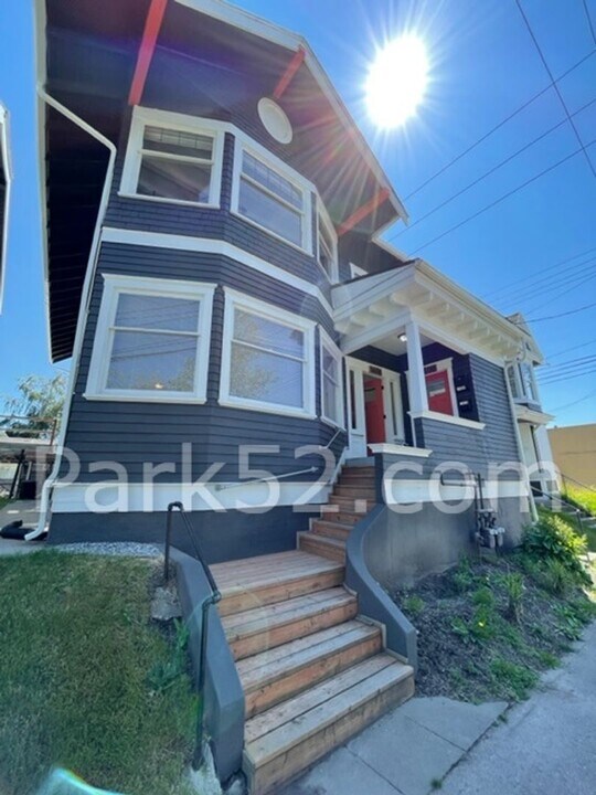 1406 S 6th Ave in Tacoma, WA - Building Photo