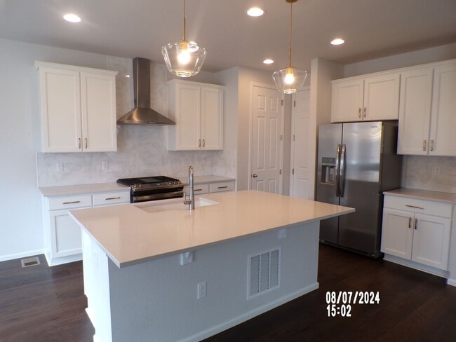 property at 979 Oleander St