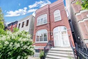 2030 N Clifton Ave in Chicago, IL - Building Photo