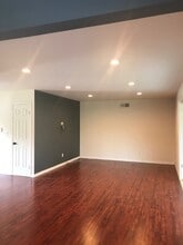 10053 Oso Ave in Los Angeles, CA - Building Photo - Building Photo