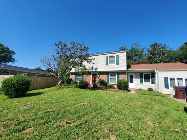 2205 Hilton Ct