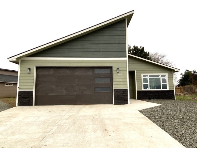 property at 402 Lolly Ln