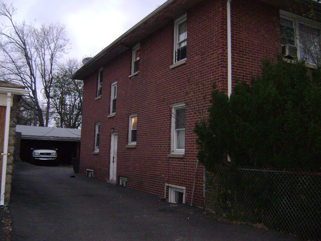 4 UNITS APARTMENT in East Orange, NJ - Building Photo - Building Photo