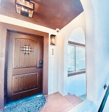 627 Brittania St in Los Angeles, CA - Foto de edificio - Building Photo